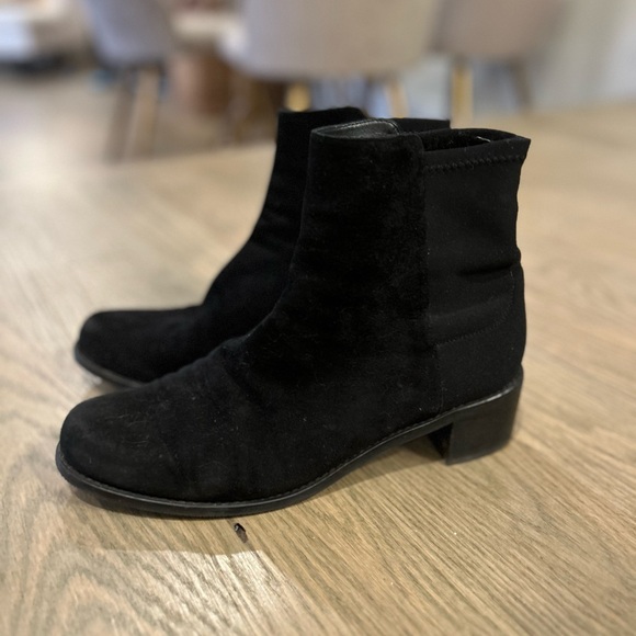 Stuart Weitzman easyon reserve suede short boot - Picture 4 of 6